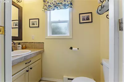 1389 Bayview Ave, North Bend, OR 97459 - Photo 16