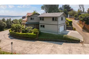 1389 Bayview Ave, North Bend, OR 97459 - Photo 2