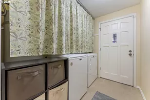 1389 Bayview Ave, North Bend, OR 97459 - Photo 32