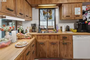 1225 W 10th Ave, Junction City, OR 97448 - Photo 14