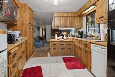 1225 W 10th Ave #18, Junction City, OR 97448 - Photo 12