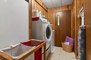 1225 W 10th Ave, Junction City, OR 97448 - Photo 26