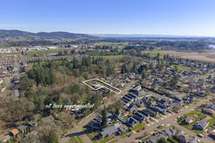 600 S Wynooski St, Newberg, OR 97132 - Photo 48