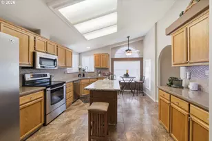 3220 Crescent Ave, Eugene, OR 97408 - Photo 4