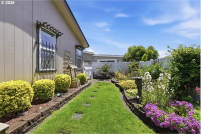 3220 Crescent Ave #33, Eugene, OR 97408 - Photo 38