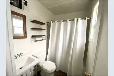 914 4th Ave, Sweet Home, OR 97386 - Photo 38
