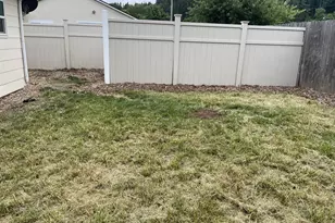 914 4th Ave, Sweet Home, OR 97386 - Photo 8
