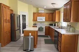 2383 W Military Ave, Roseburg, OR 97471 - Photo 6
