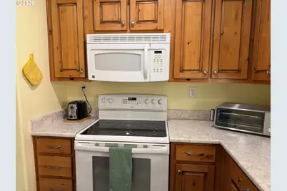 2383 W Military Ave, Roseburg, OR 97471 - Photo 8