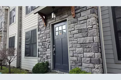 627 NE Randall Ave, Portland, OR 97232 - Photo 1