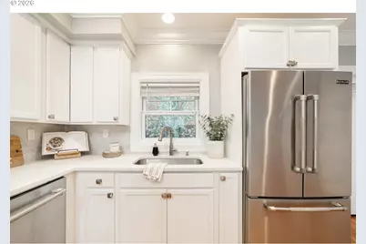 627 NE Randall Ave, Portland, OR 97232 - Photo 8