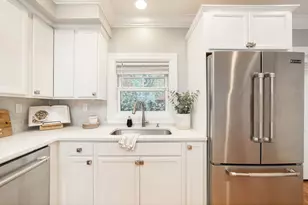 627 NE Randall Ave, Portland, OR 97232 - Photo 8