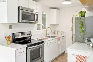 2106 NE Buffalo St, Portland, OR 97211 - Photo 12