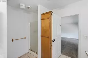 384 N Marple St, Coos Bay, OR 97420 - Photo 28