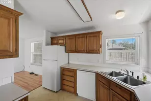 384 N Marple St, Coos Bay, OR 97420 - Photo 12