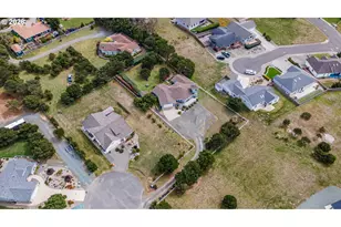 3868 Grant Pl, Bandon, OR 97411 - Photo 42