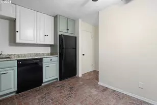 750 1st St, Lake Oswego, OR 97034 - Photo 10