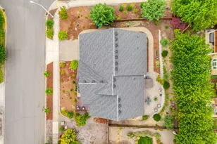 2695 NW Mt Ashland Dr, McMinnville, OR 97128 - Photo 42