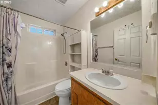 2523 E Main St, Cottage Grove, OR 97424 - Photo 6