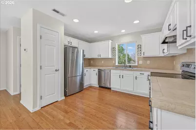 2743 SE 98th Ave #3, Portland, OR 97266 - Photo 8