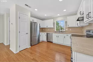 2743 SE 98th Ave, Portland, OR 97266 - Photo 8