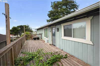 29785 Turner St, Gold Beach, OR 97444 - Photo 4