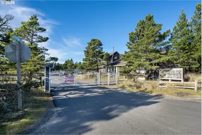 13700 Cape Kiwanda Dr, Pacific City, OR 97135 - Photo 14