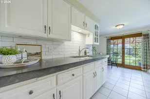 1116 Pleasant St, Springfield, OR 97477 - Photo 6
