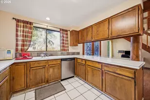 10455 SW Grant Ct, Portland, OR 97223 - Photo 14