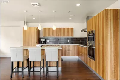 311 NW 12th Ave #602, Portland, OR 97209 - Photo 6