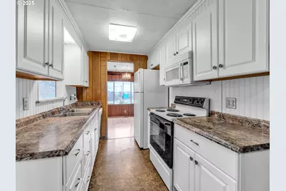 4230 Hazelgreen Rd NE #52, Salem, OR 97305 - Photo 18