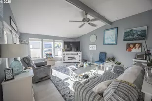 515 Robin Ln, Florence, OR 97439 - Photo 10