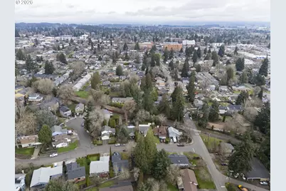 672 SE Alder Ct, Hillsboro, OR 97123 - Photo 42
