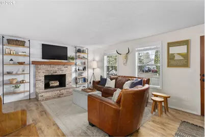 672 SE Alder Ct, Hillsboro, OR 97123 - Photo 8