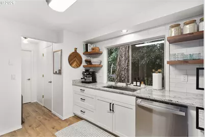 672 SE Alder Ct, Hillsboro, OR 97123 - Photo 12