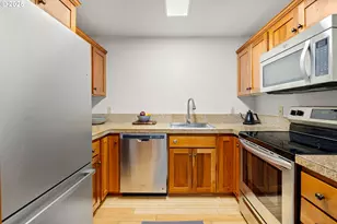 6908 N Philadelphia Ave, Portland, OR 97203 - Photo 8