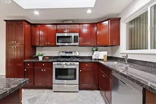 18280 Indian Creek Dr, Lake Oswego, OR 97035 - Photo 12