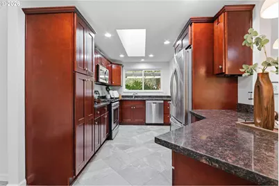 18280 Indian Creek Dr, Lake Oswego, OR 97035 - Photo 8