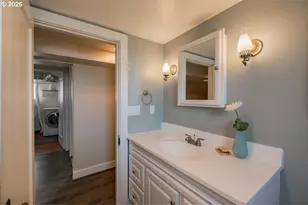 1905 SE Division St, Portland, OR 97202 - Photo 32