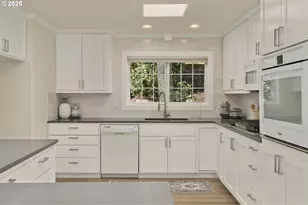 11340 NW Pumpkin Ct, Portland, OR 97229 - Photo 12