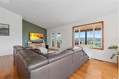 29260 Harbor View Dr, Rainier, OR 97048 - Photo 8