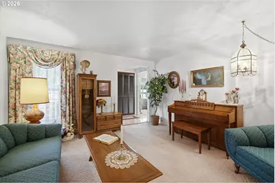 210 W 8th St, Lafayette, OR 97127 - Photo 8
