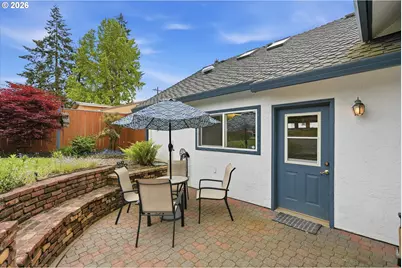 210 W 8th St, Lafayette, OR 97127 - Photo 32