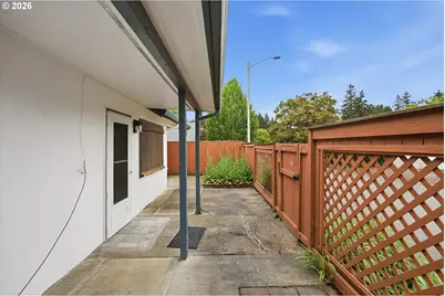 210 W 8th St, Lafayette, OR 97127 - Photo 36