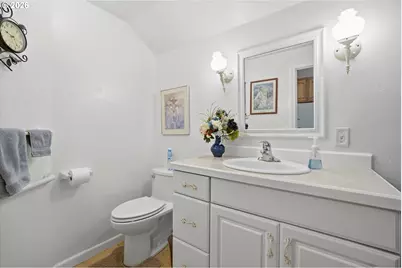 210 W 8th St, Lafayette, OR 97127 - Photo 18
