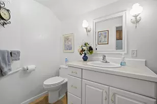 210 W 8th St, Lafayette, OR 97127 - Photo 18