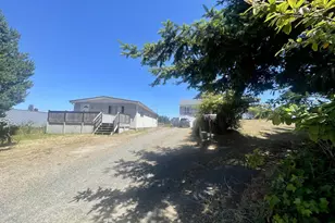 2519 Everett Ave, North Bend, OR 97459 - Photo 2
