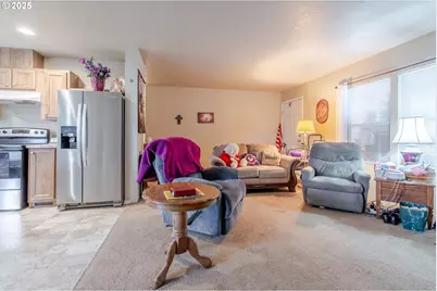 610 Vaughan Ln #11, Lebanon, OR 97355 - Photo 6