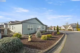 582 Fairway Estates Dr, Sutherlin, OR 97479 - Photo 40