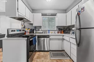 201 SE 176th Pl, Portland, OR 97233 - Photo 10